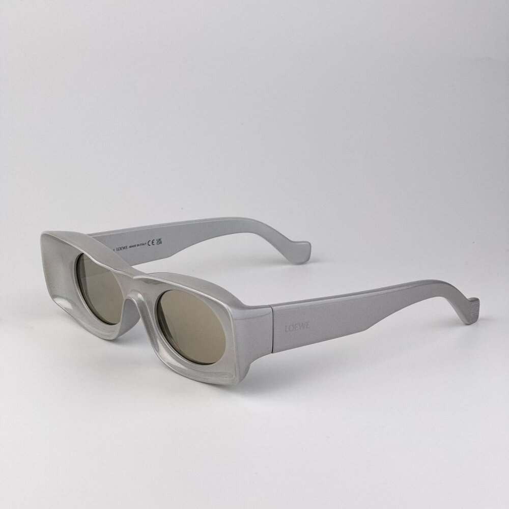 Loewe Paula’s Ibiza LW40033I Sunglasses – Sparkle Metallic Grey | Model LW40033I